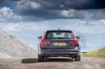 Volvo V90 D4 Momentum 2016 года (UK)